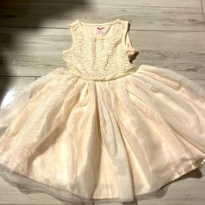 beautiful gold hearts and cream dress